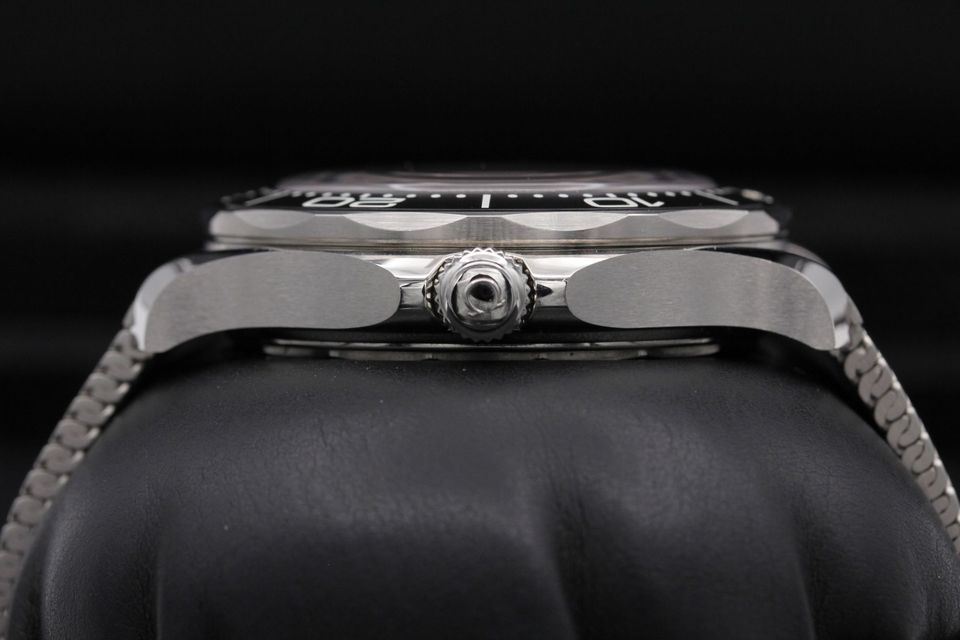 Omega Seamaster Diver 300m 210.30.42.20.01.010 Image 3